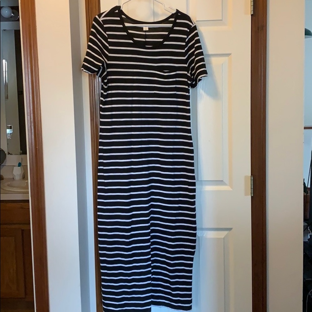 Midi dress with side slits